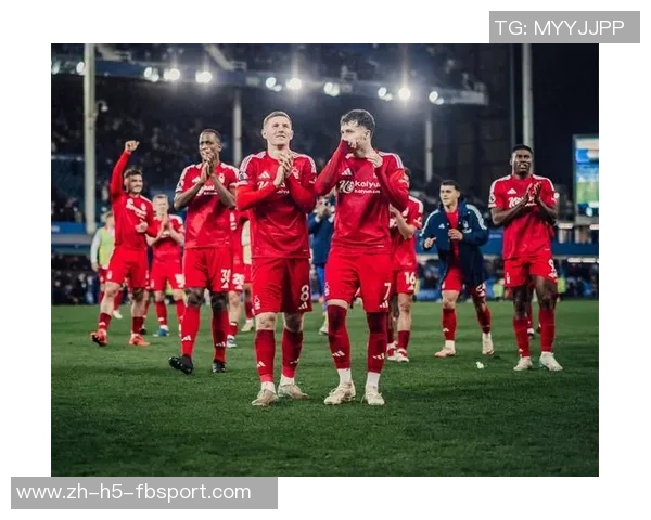 拜仁与阿森纳在上海球场的精彩对决引发球迷热情期待